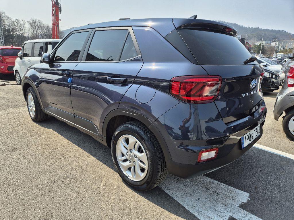Hyundai Venue 1.6 Modern 5
