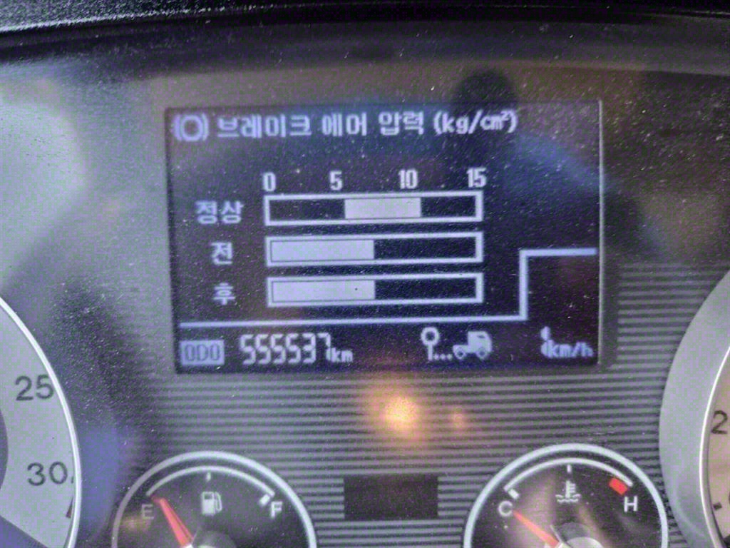 메가트럭 270 단바리 카고 5톤 수동