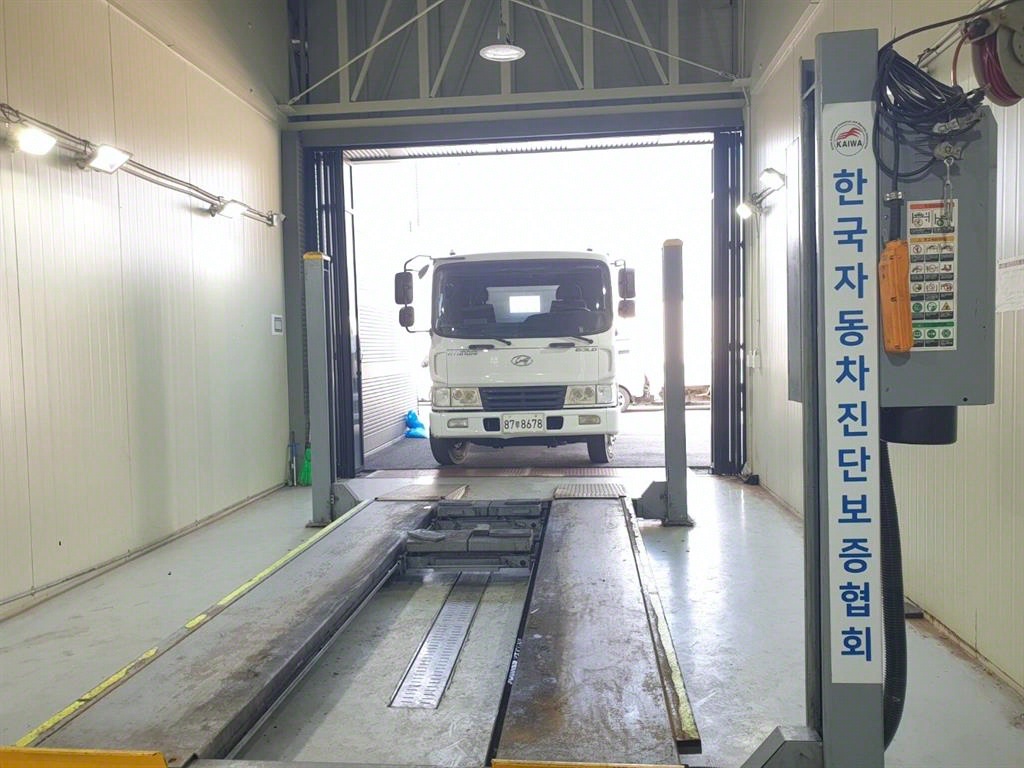 현대 메가트럭 화물덤프 5톤