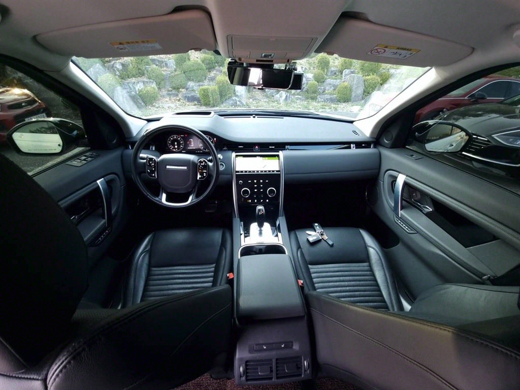 Land Rover Discovery Sport P250 Dynamic SE 8