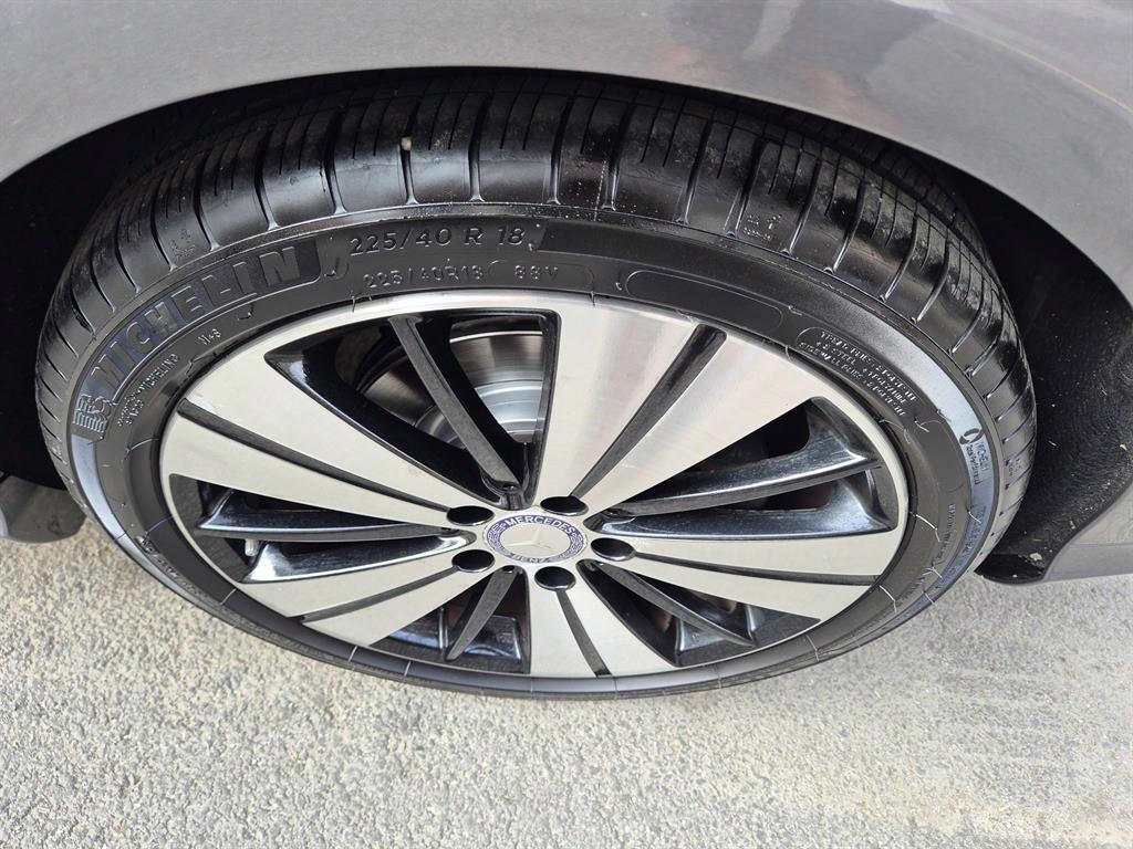 Mercedes-Benz CLA-Class CLA250 4MATIC 9