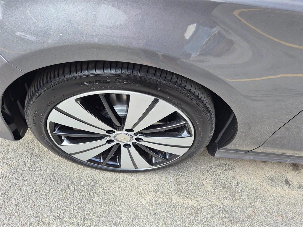 Mercedes-Benz CLA-Class CLA250 4MATIC 8