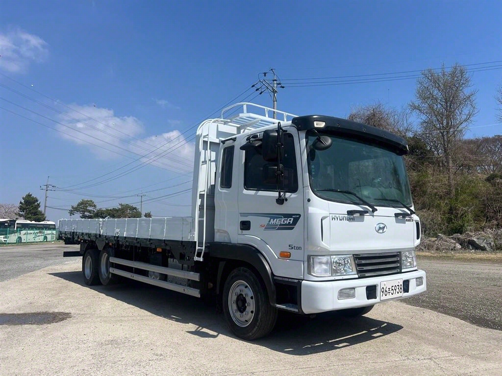 현대 메가트럭 280 카고 4.5톤 수동 1