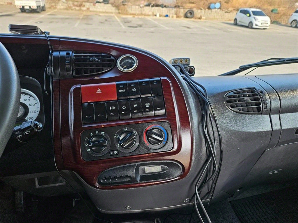 메가트럭 250 카고 5톤 수동