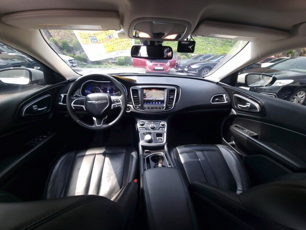 Chrysler 200 2.4 C 8