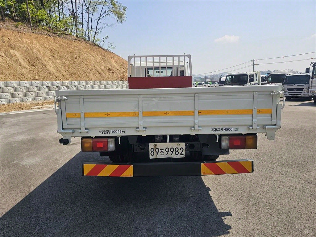 메가트럭 225 단바리 카고 5톤 수동
