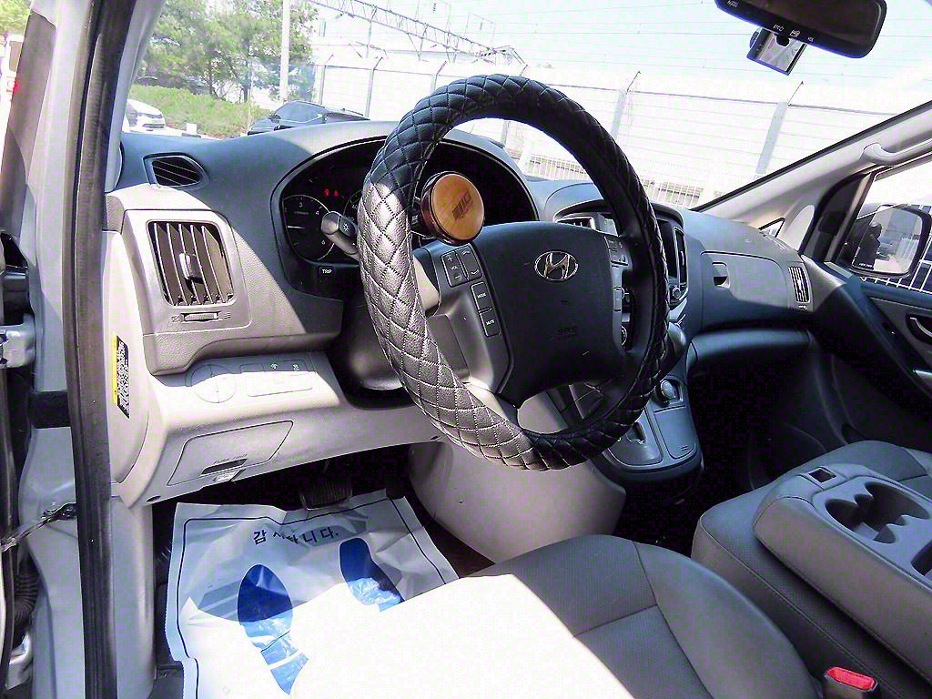 Hyundai Starex 4WD Camping Car 9