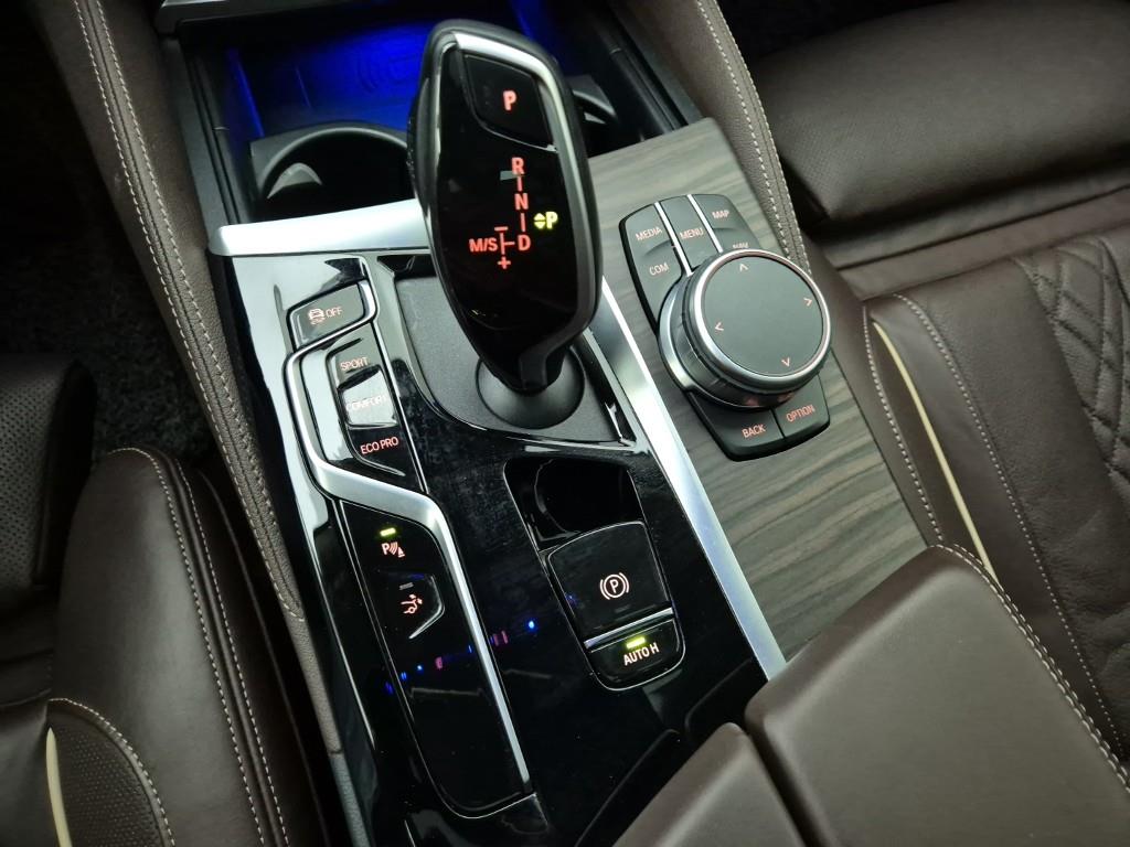 BMW 6 Series 630i xDrive Luxury 9