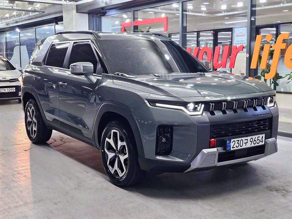 [KG모빌리티(쌍용) ] 토레스 1.5 GDI-T 4WD T7 연식:2024,미션:오토,주행거리:3,981km,연료:휘발유,색상:녹색