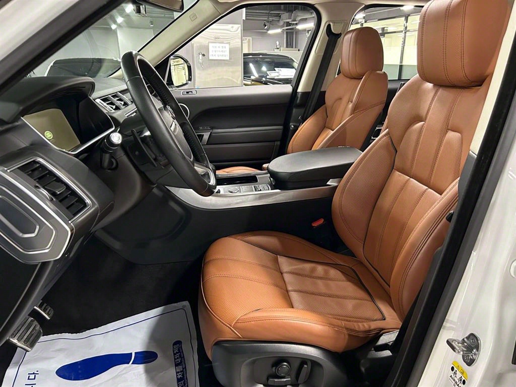 Land Rover Range Rover 3.0 SDV6 HSE Dynamic 7