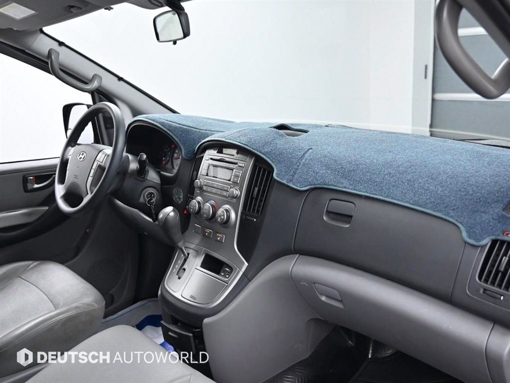 Hyundai Starex CVX Luxury 8