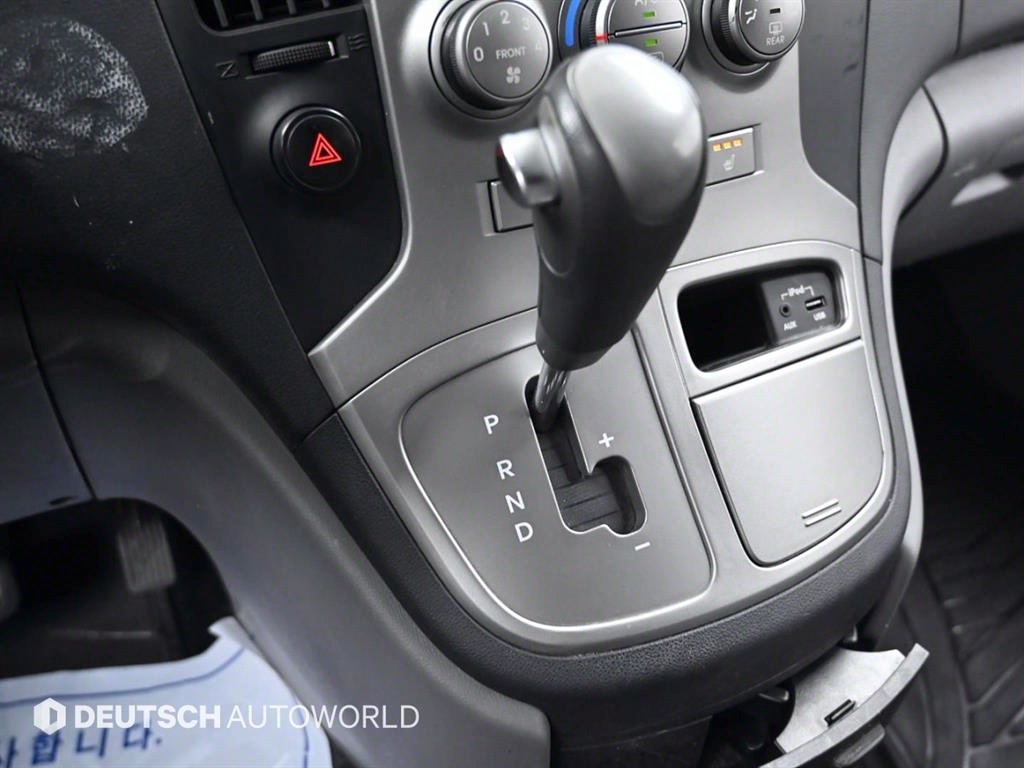 Hyundai Starex CVX Luxury 10