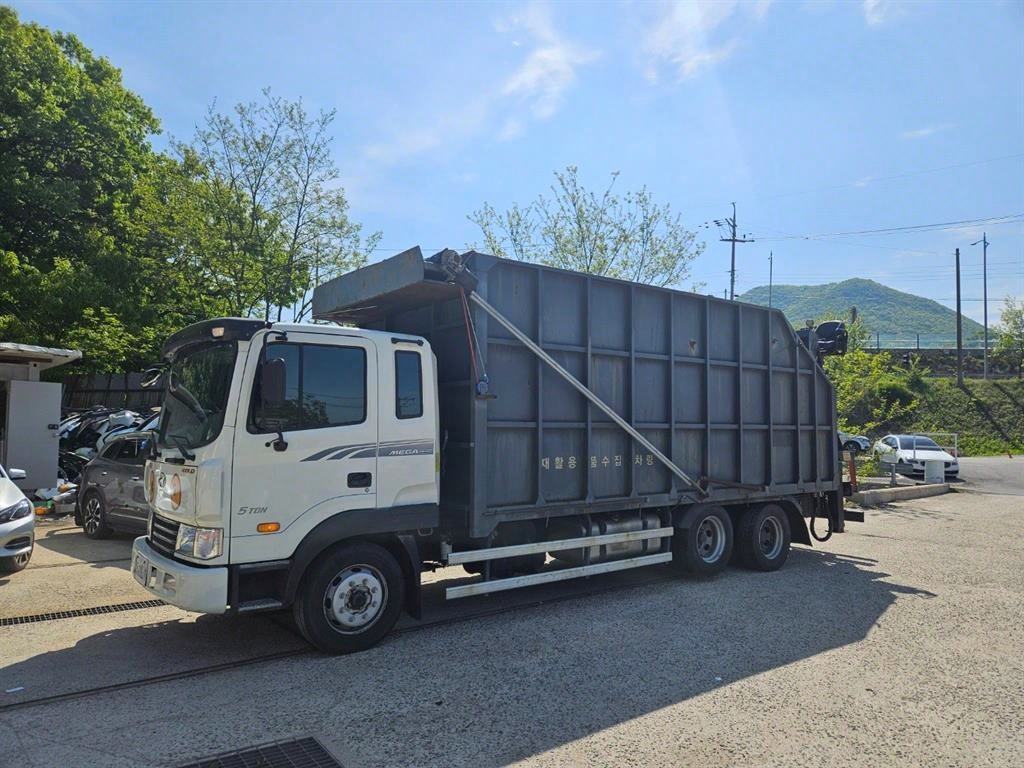현대 메가트럭 집게차 5톤 수동 없음(순정)