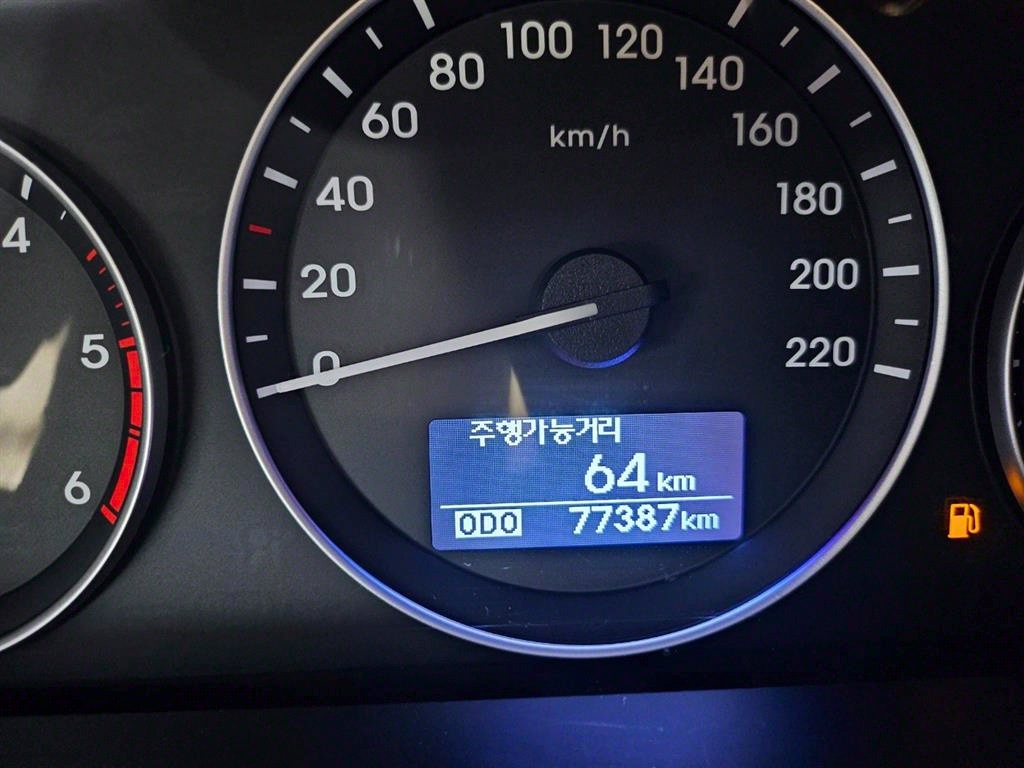 Hyundai Starex 2WD Van Smart 7