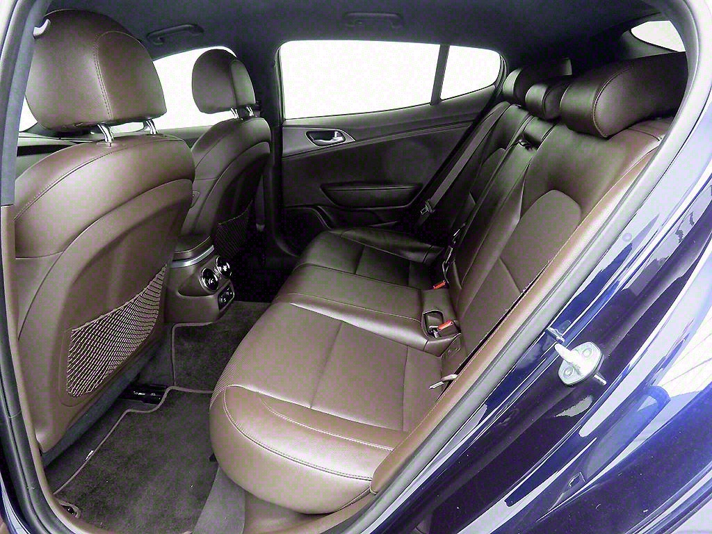 Kia Stinger Gasoline 2.0 Turbo 2WD Platinum 10