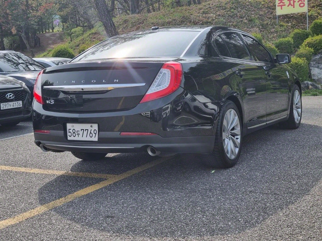 Lincoln MKS 3.7 7