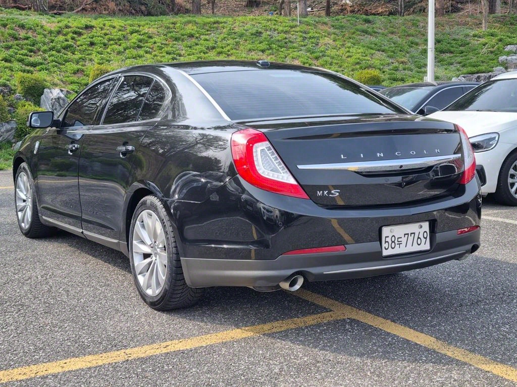 Lincoln MKS 3.7 5