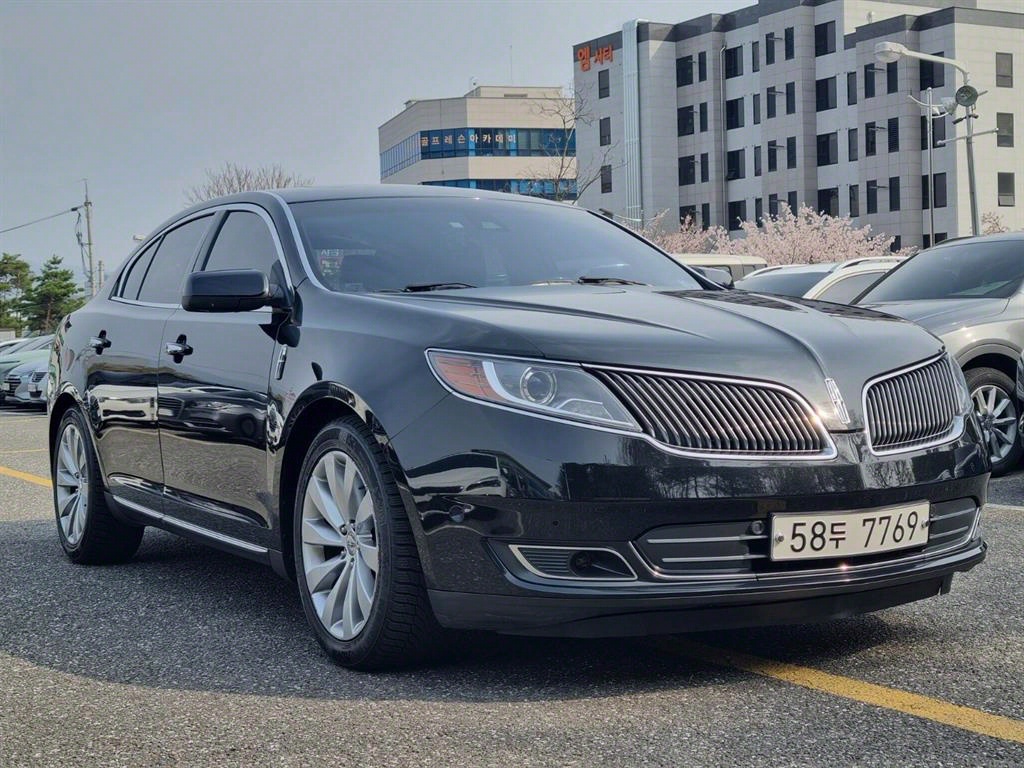 Lincoln MKS 3.7