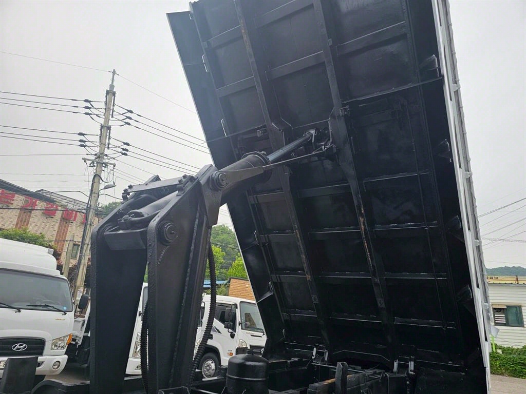 트라고 중기(건설)덤프 15톤 수동