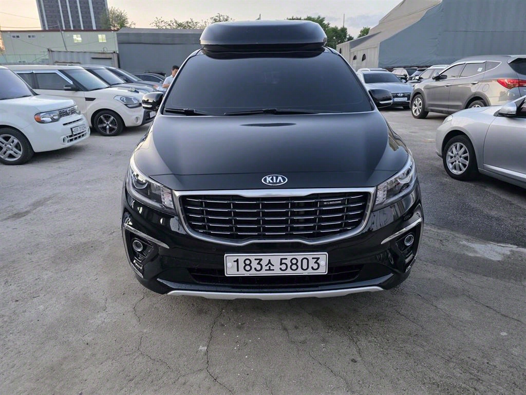 Kia Carnival Diesel High Limousine Luxury 4
