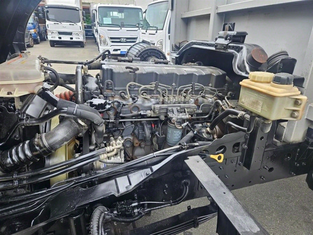 메가트럭 250 윙바디 4.5톤 수동