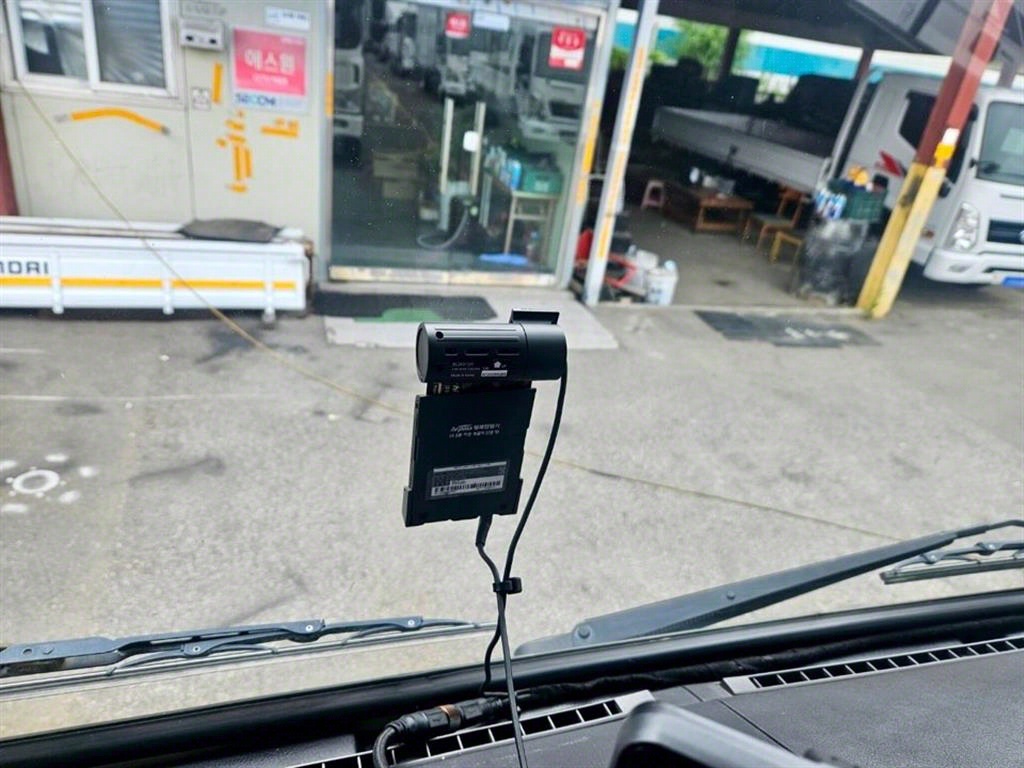 메가트럭 250 윙바디 4.5톤 수동