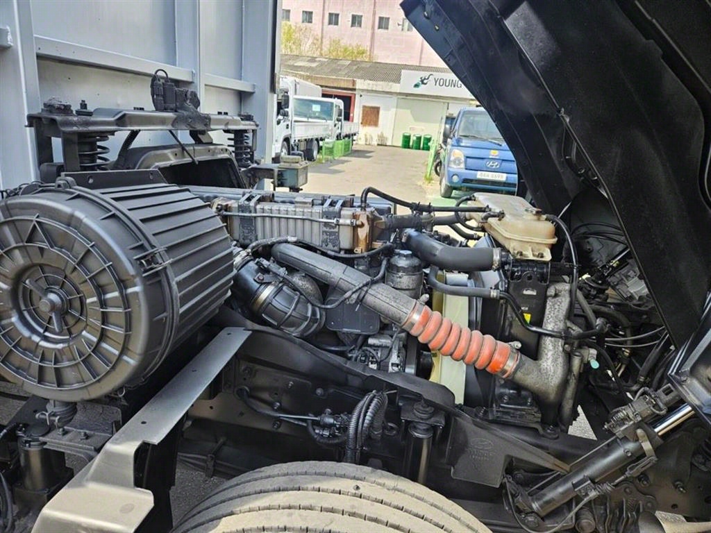 메가트럭 270 단바리 윙바디 5톤 수동