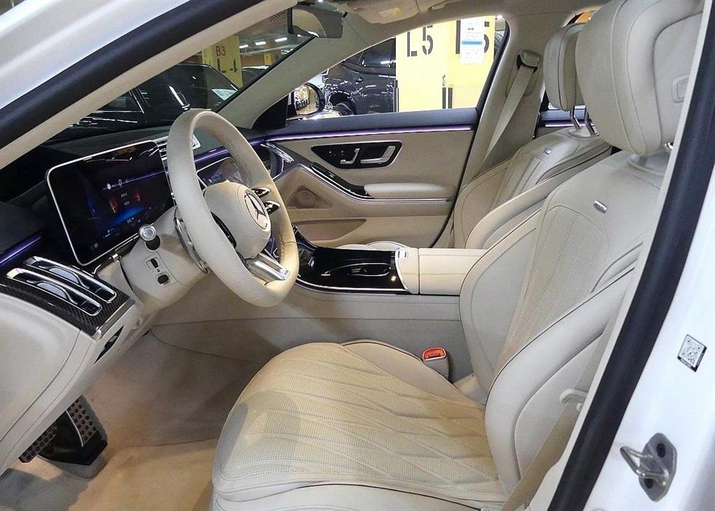 Mercedes-Benz AMG S63 E Performance 4MATIC 9