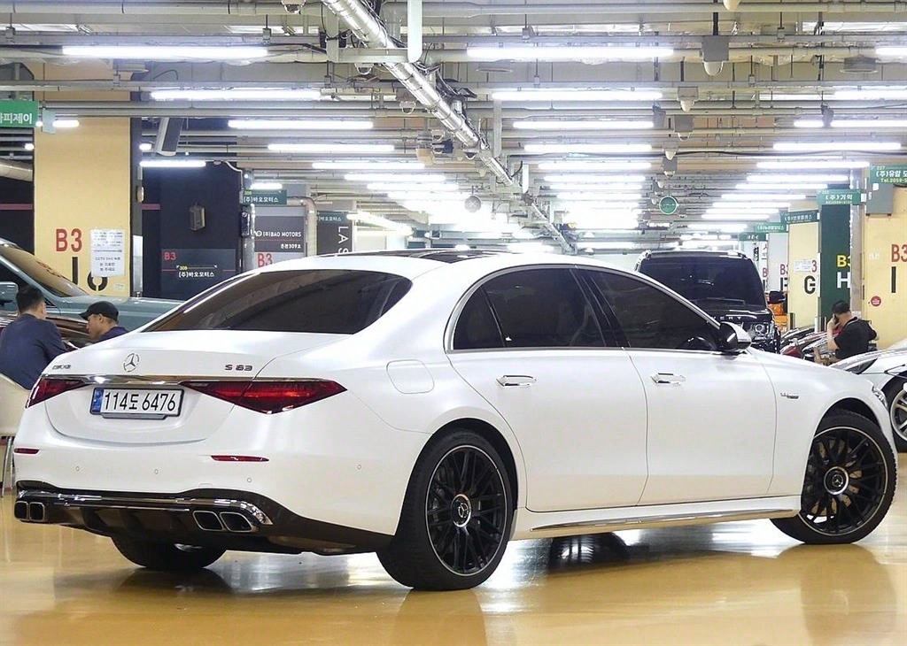Mercedes-Benz AMG S63 E Performance 4MATIC 4