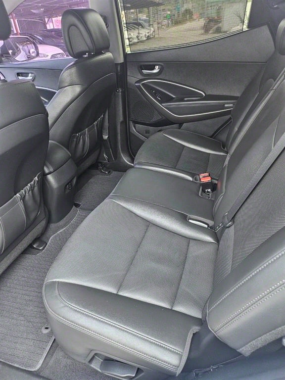 Hyundai Santa Fe Diesel 2.0 2WD Premium 9