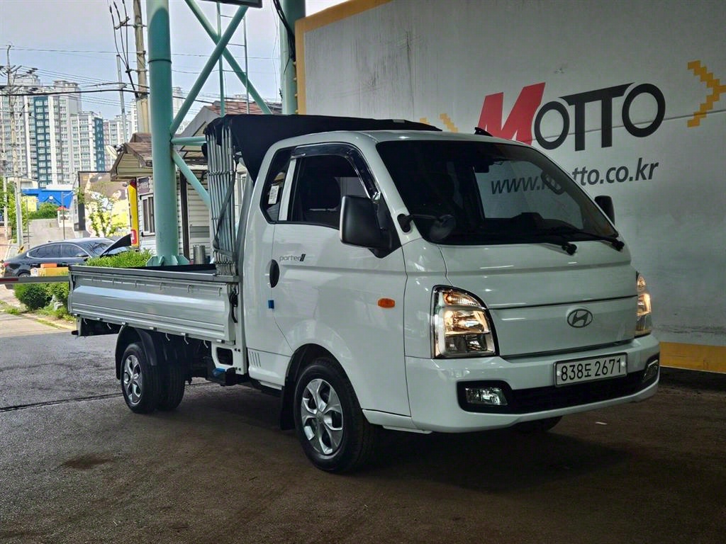 Hyundai Porter Super Cab/ Long Wheelbase/ 2WD Modern