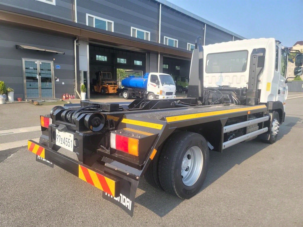 메가트럭 암롤 5톤 수동 단바리