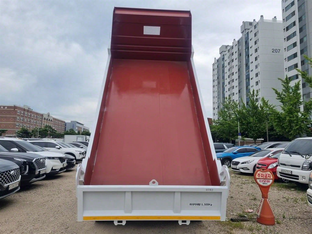 현대 메가트럭 화물덤프 5톤