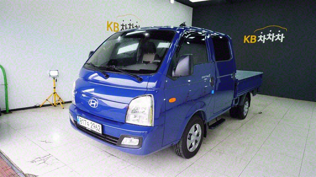 Hyundai Porter Double Cab/ Long Wheelbase/ 2WD Smart