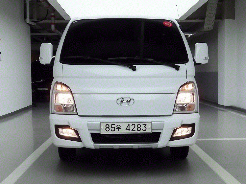 Hyundai Porter 1.0 Ton/ Double Cab/ Long Wheelbase/ CRDi Premium