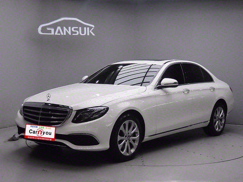 Mercedes-Benz E-Class E220d 4MATIC Exclusive 3