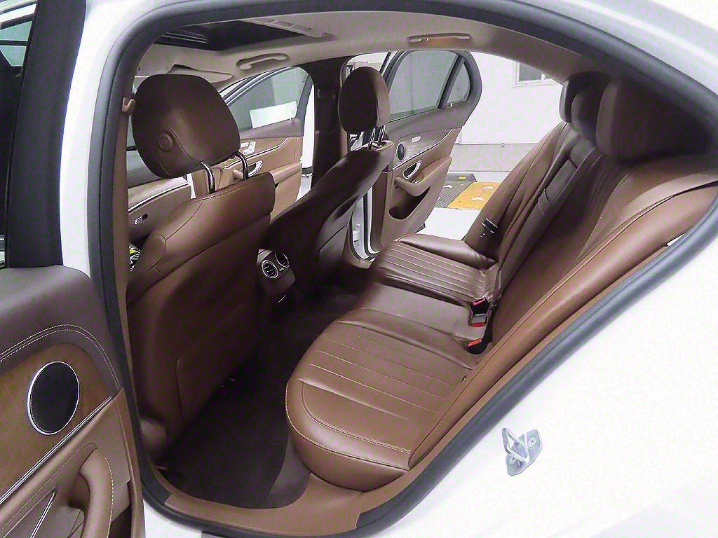 Mercedes-Benz E-Class E220d 4MATIC Exclusive 9