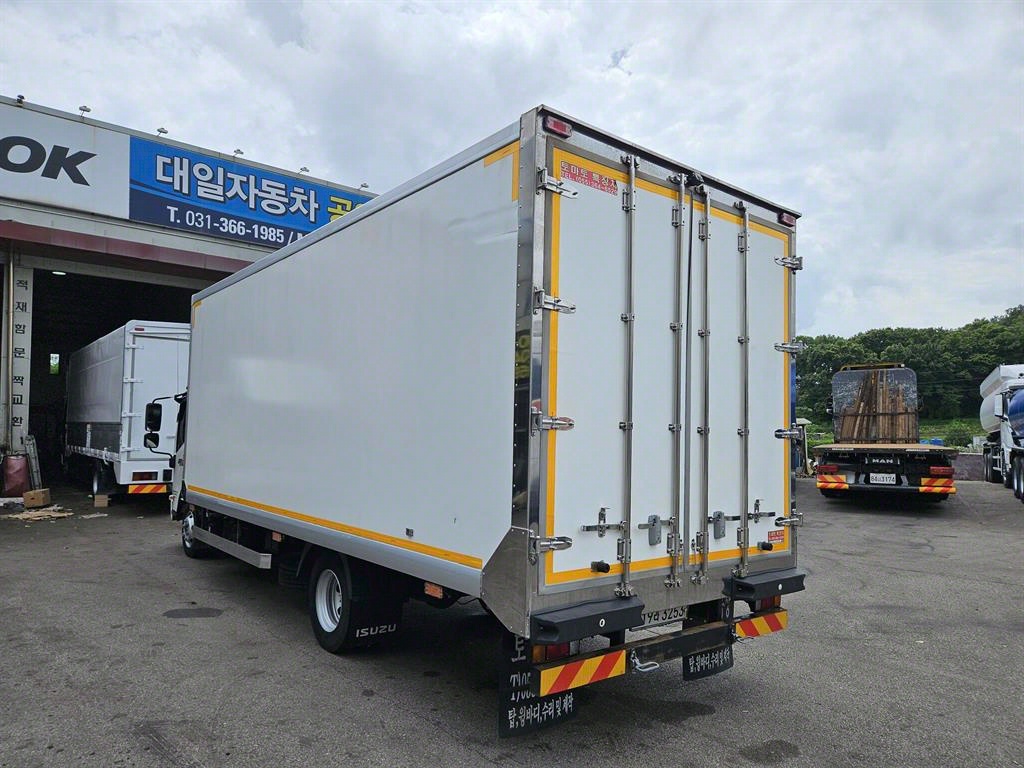 엘프 3.5톤 냉동탑