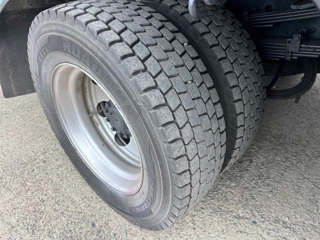 메가트럭 250 카고 7.5톤 수동