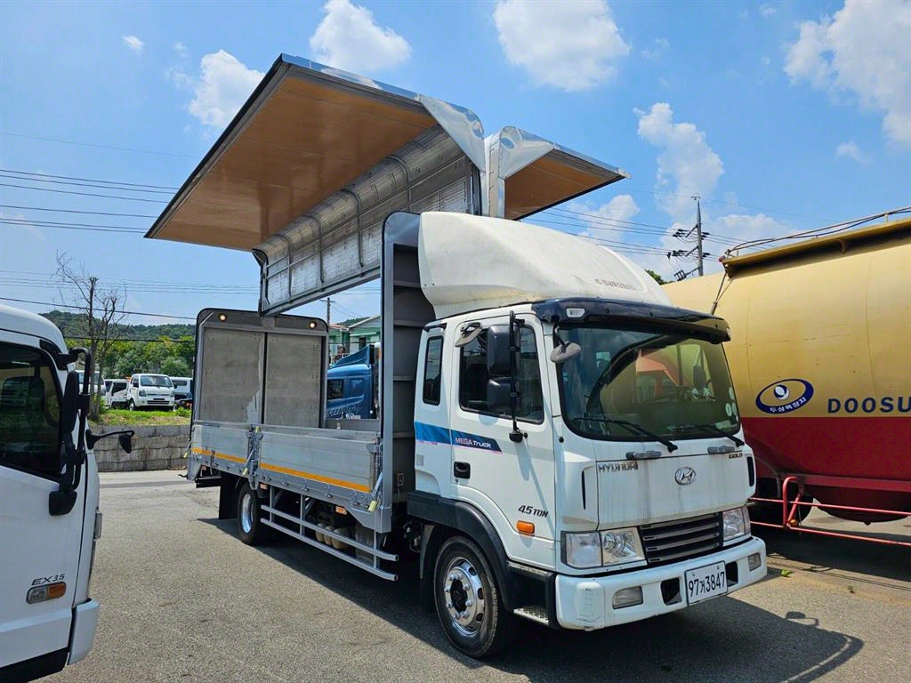 메가트럭 250 단바리 윙바디 4.5톤 수동