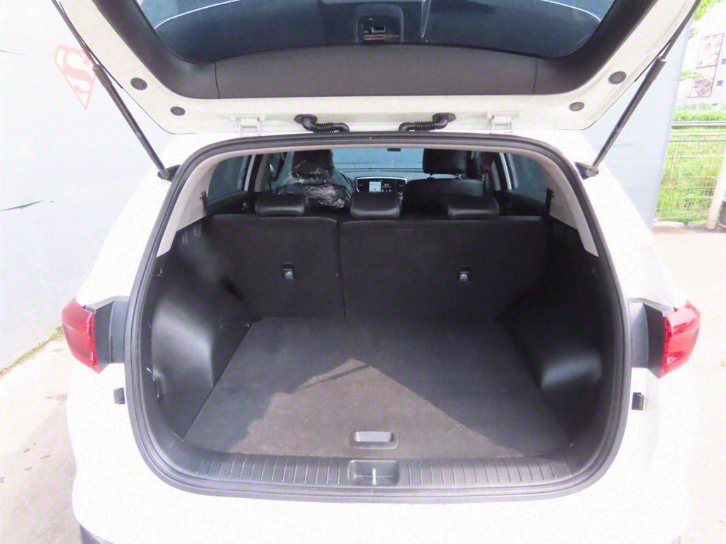 Kia Sportage 2.0 Diesel 2WD Prestige 9