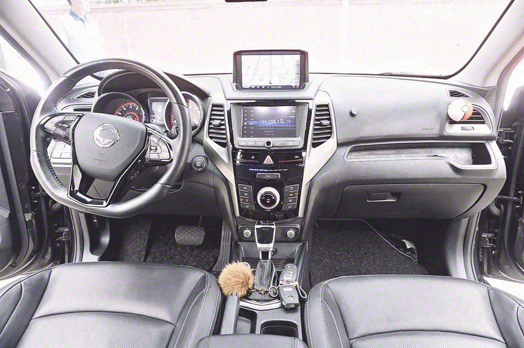 KG Mobility (Ssangyong) Tivoli 2WD Gasoline Gear Plus 9