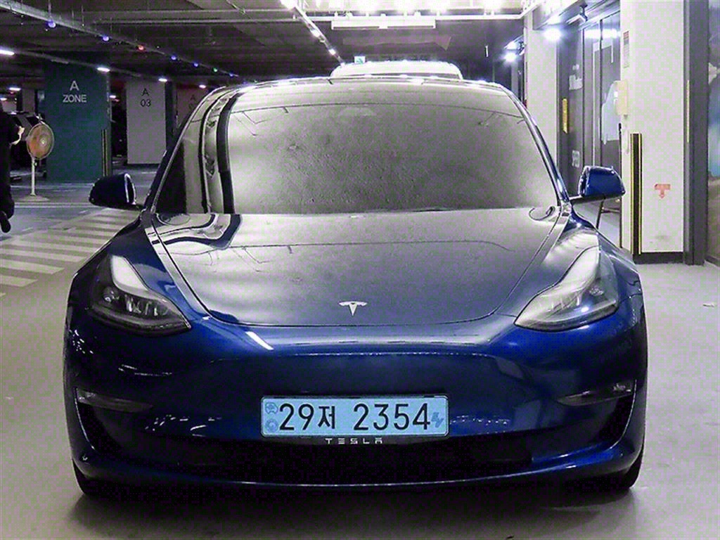 Tesla Model 3 Long Range 3