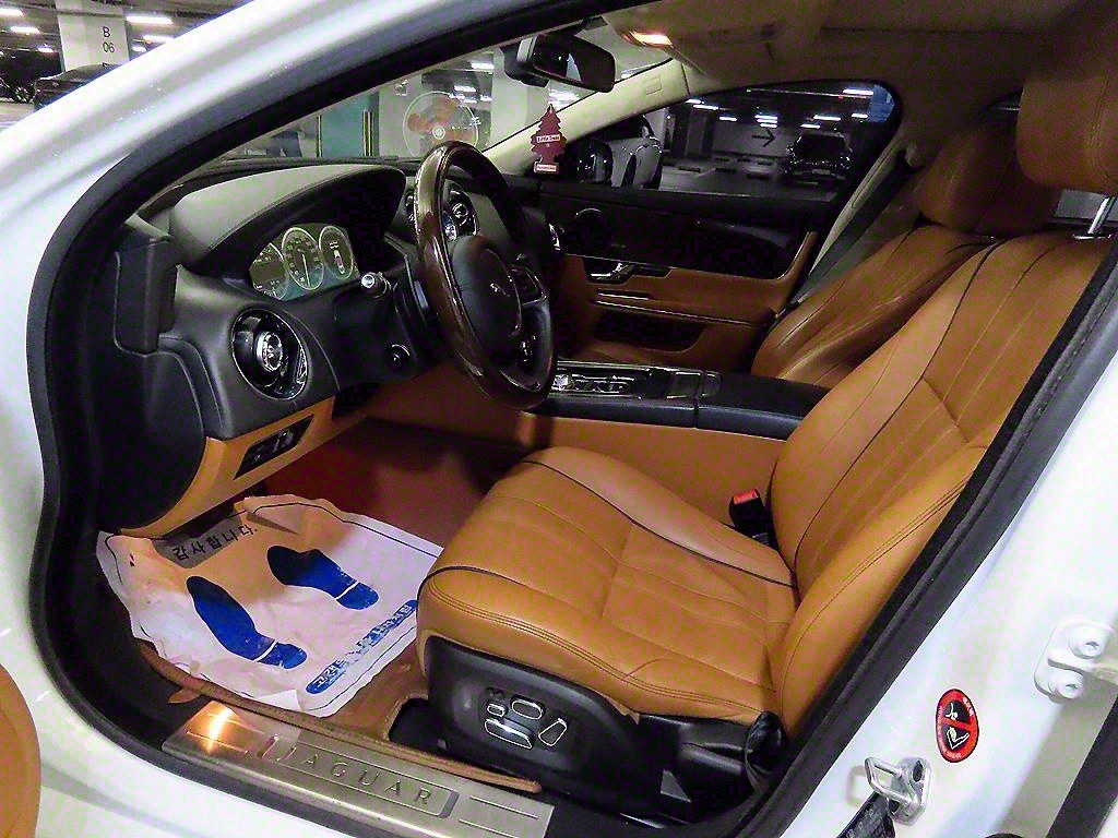 Jaguar XJ 3.0 SC AWD Portfolio LWB 7