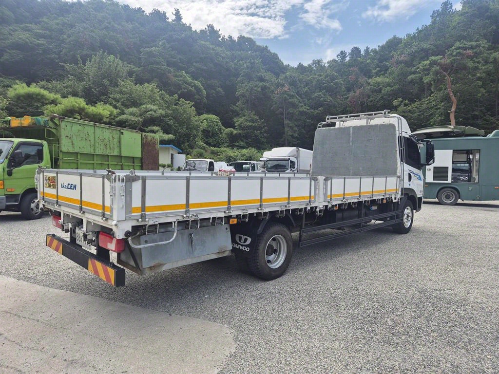 더쎈 3.5톤 카고