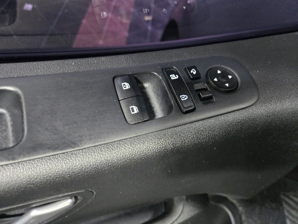 Hyundai Staria 2WD Diesel Cargo Modern 8