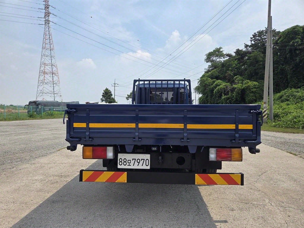 메가트럭 250 단바리 카고 5톤 오토