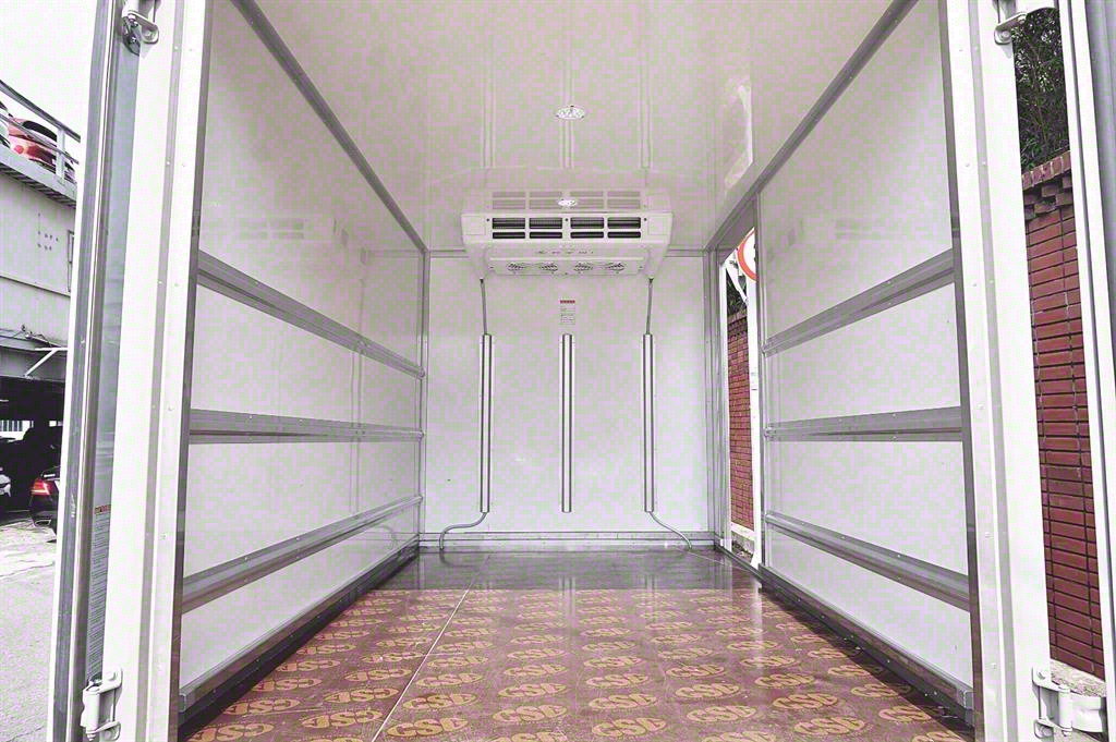 Hyundai Porter High Top 7