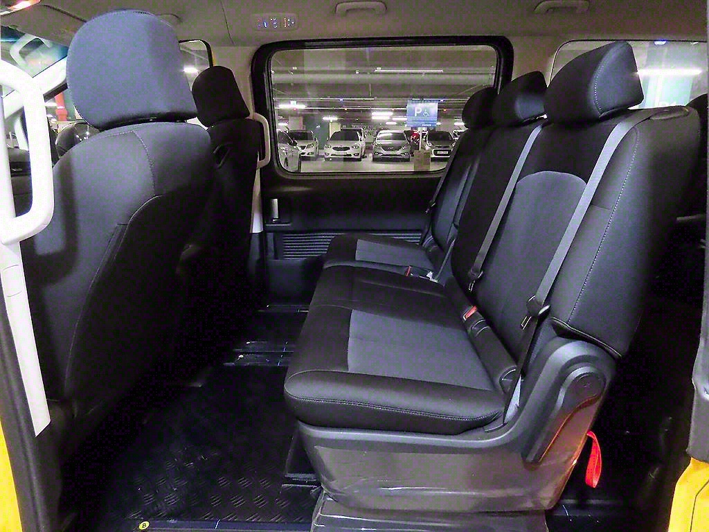 Hyundai Staria 2WD Diesel Tourer Smart 8