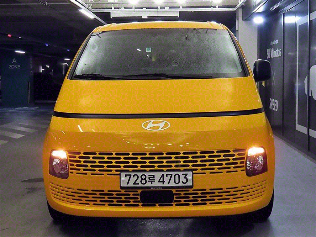 Hyundai Staria 2WD Diesel Tourer Smart 3